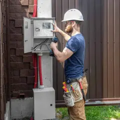 Kto odpowiada za przyłącze energetyczne? Ważne informacje