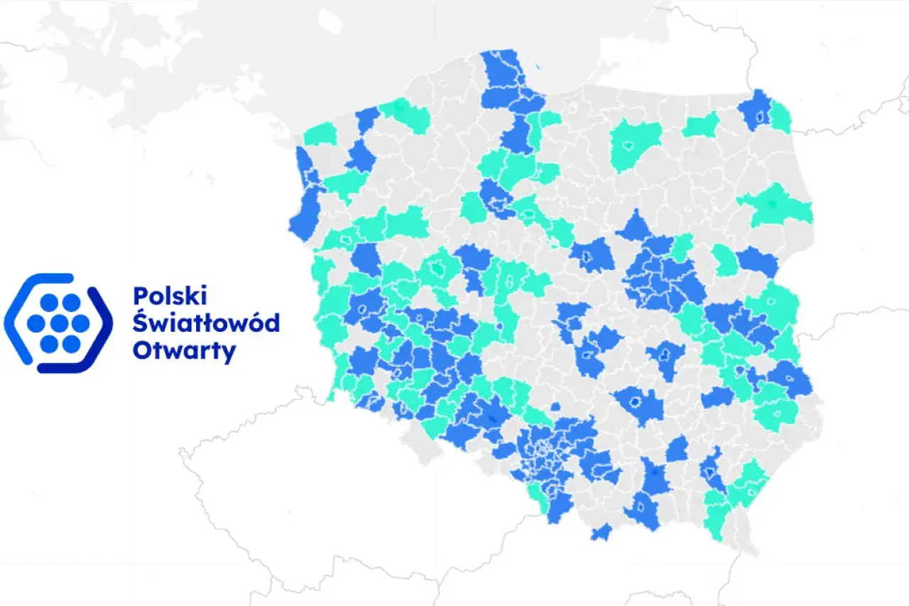Mapa Polski z zaznaczonymi obszarami zasięgu Polskiego Światłowodu Otwartego. FTTH co to? To dostęp do szybkiego internetu światłowodowego.